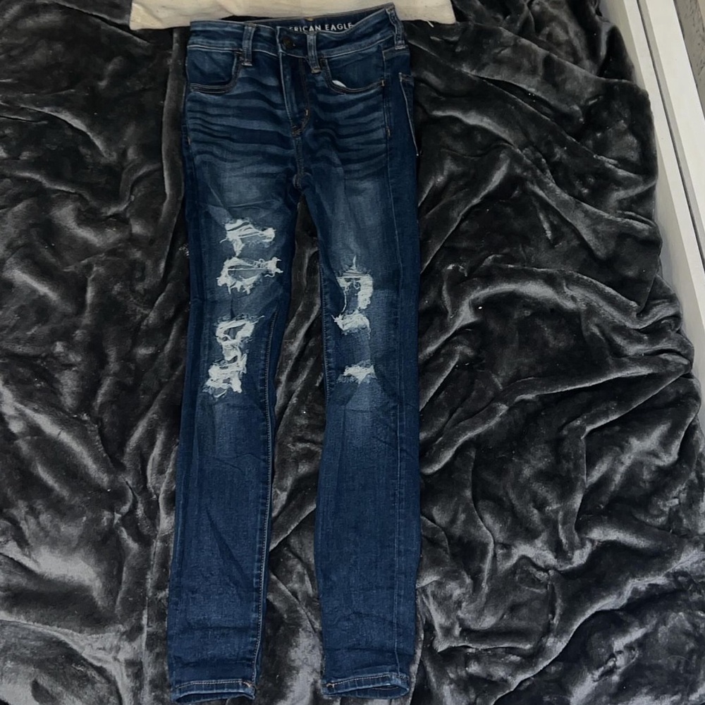 Dark wash American eagle jeans, size 2